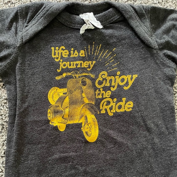 FINAL SALE 8/1/25 Rabbit Skins Scooter Vespa Short Sleeve Onesie, Size 6 Months - Picture 2 of 8